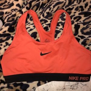 Nike pro sports bra